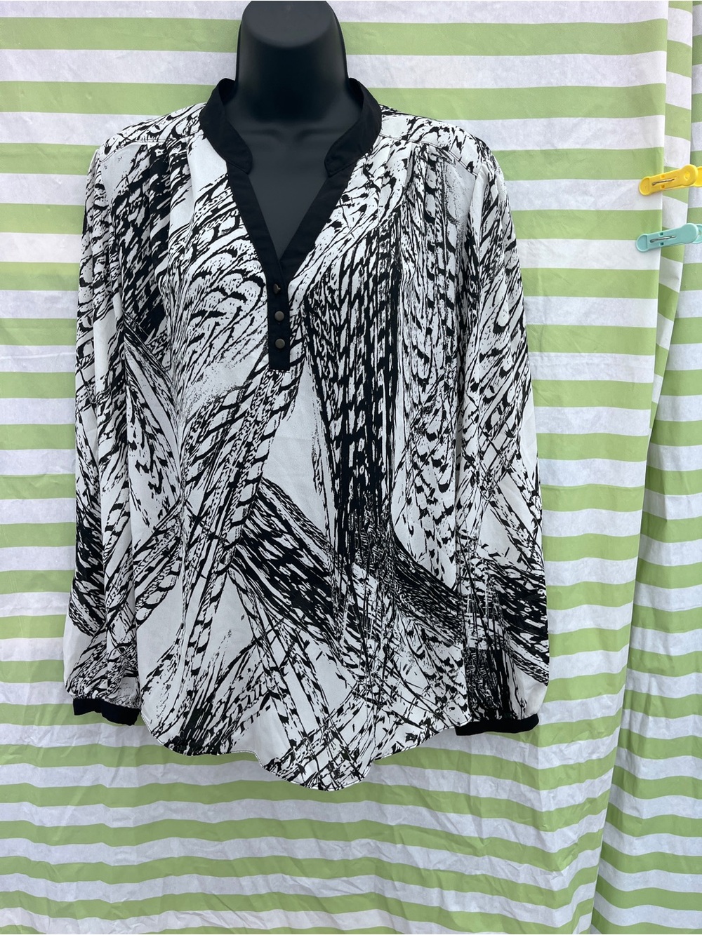 Sami & Jo Black and White Printed V-Neck Tunic